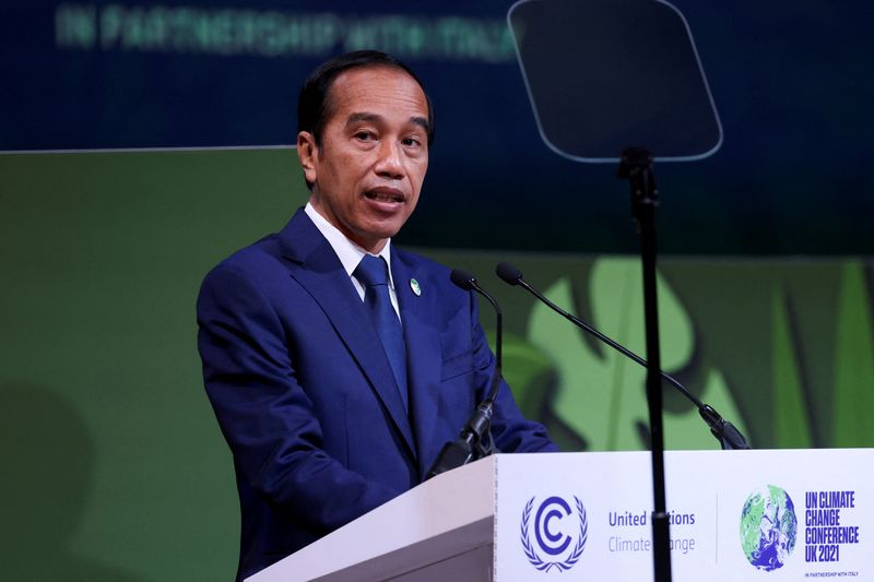 &copy; Reuters. Presidente da Indonésia, Joko Widodo, discursa durante reunião de cúpula da ONU sobre o clima em Glasgow
02/11/2021 REUTERS/Yves Herman