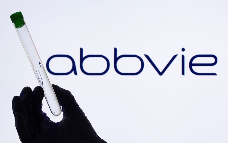 &copy; Reuters. FILE PHOTO: A woman holds a test tube in front of displayed Abbvie logo in this illustration taken, May 21, 2021. REUTERS/Dado Ruvic/Illustration/File Photo