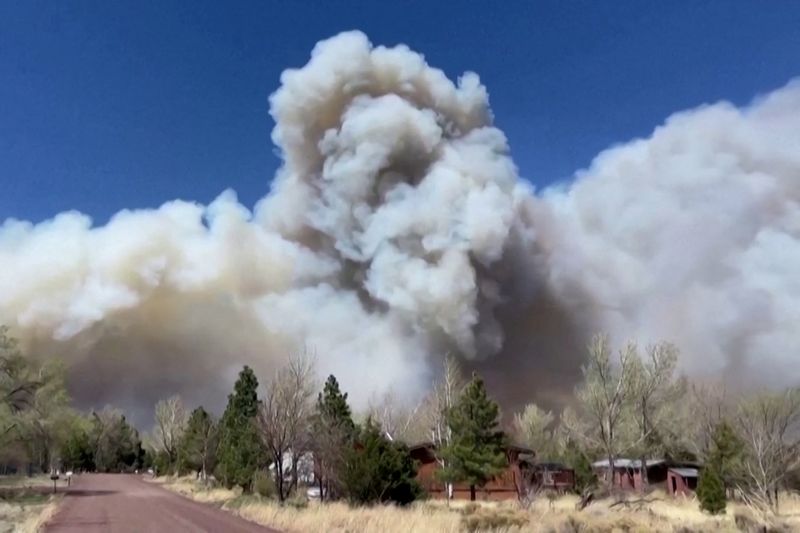 Residents of New Mexico town prepare to evacuate amid wildfire