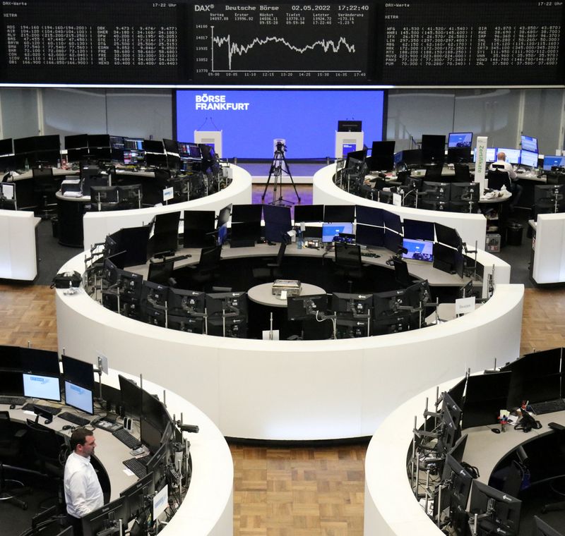 &copy; Reuters. مؤشر داكس الألماني في بورصة فرانكفورت يوم الاثنين. تصوير رويترز. 