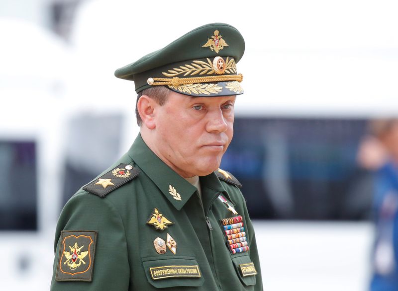 &copy; Reuters. 米国はロシア軍制服組トップのゲラシモフ参謀総長が先週、激しい戦闘が続くウクライナ東部ドンバス地域を訪問したとみているが、戦闘中に負傷したというメディア報道は確認できないと