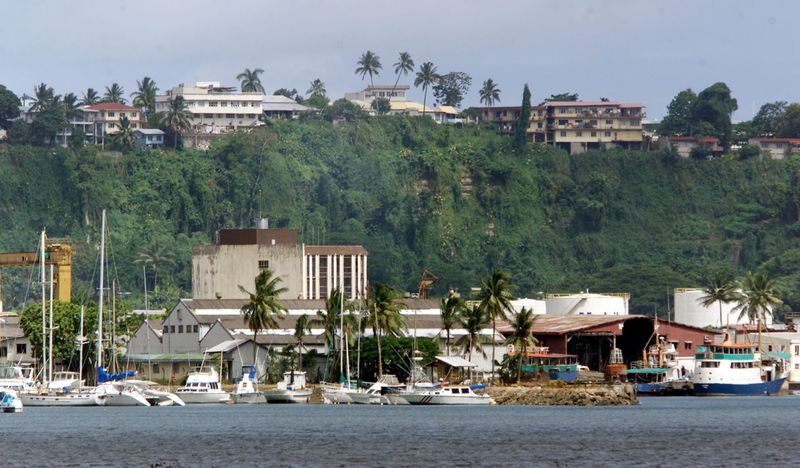 &copy; Reuters. FOTO DE ARCHIVO. Vista general de la zona portuaria de Suva, la capital de Fiyi. 9 de marzo de 2001. REUTERS/JIR/CP