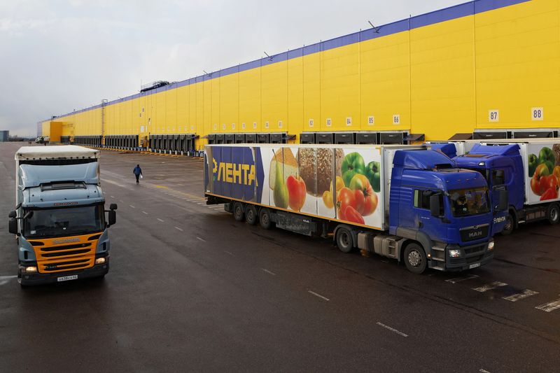 Russian retailers in talks to import goods via Kazakhstan -report