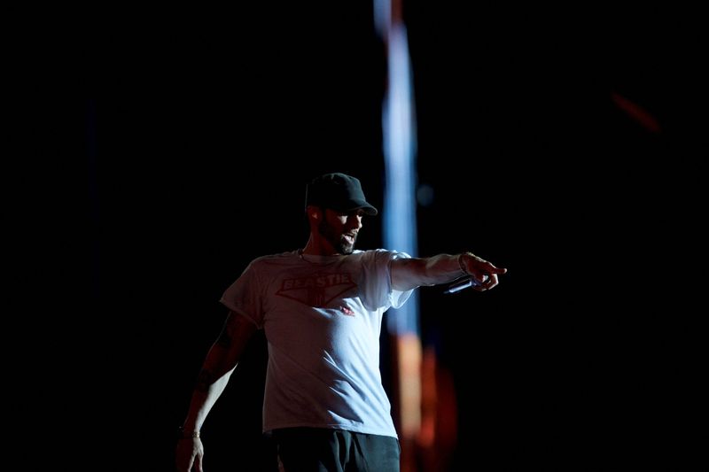&copy; Reuters. FILE PHOTO: Eminem performs on the third day of the Firefly Music Festival in Dover, Delaware, U.S., June 17, 2018.  REUTERS/Mark Makela/File Photo