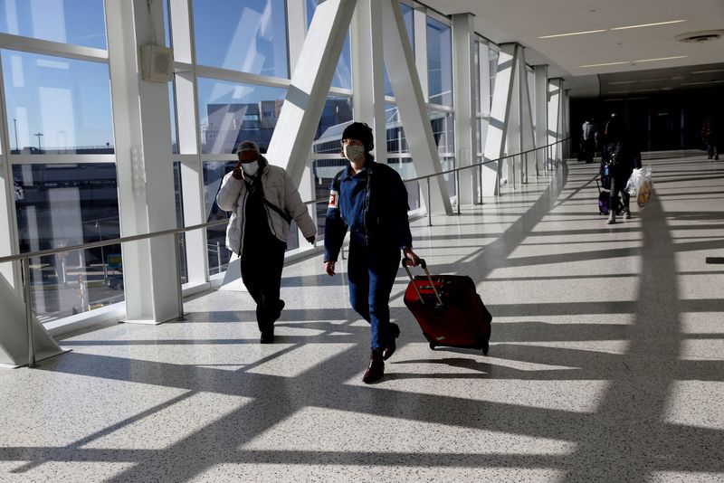 Unruly U.S. air passenger incidents falls to lowest level since 2020