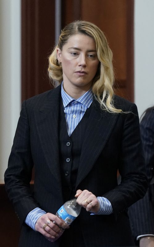 &copy; Reuters. الممثلة أمبر هيرد خلال المحاكمة بمقاطعة فيرفاكس بولاية فرجينيا الأمريكية يوم الاربعاء. صورة من ممثل لوكالات الأنباء. 