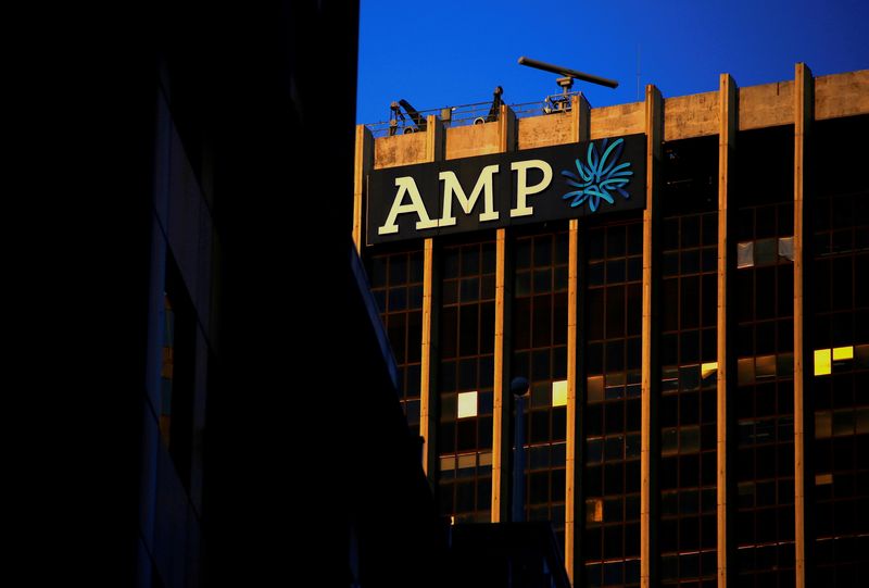 © Reuters. FILE PHOTO: The logo of AMP Ltd adorns its head office located in central Sydney, Australia, May 5, 2017. REUTERS/David Gray