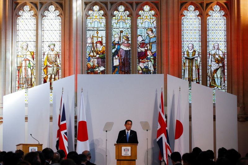 &copy; Reuters. 　５月５日、岸田文雄首相は訪問先の英ロンドンの金融街シティーで講演し、エネルギーのロシア依存度を低減するため原子力の活用を進める考えを示した。シティーのギルドホールで撮影