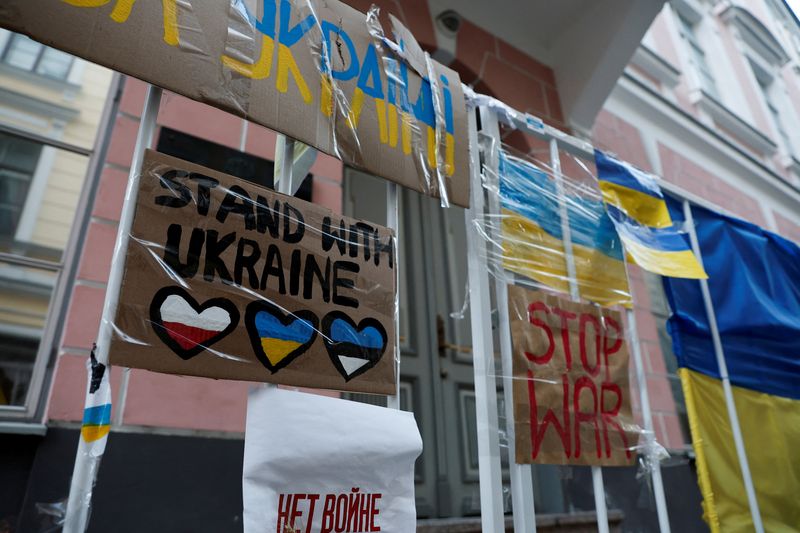 &copy; Reuters. La communauté internationale a affiché jeudi son soutien à l'Ukraine en s'engageant à fournir des fonds supplémentaires pour l'aide d'urgence face à l'invasion russe et en entamant la réflexion sur un soutien à plus long terme dans la perspective 