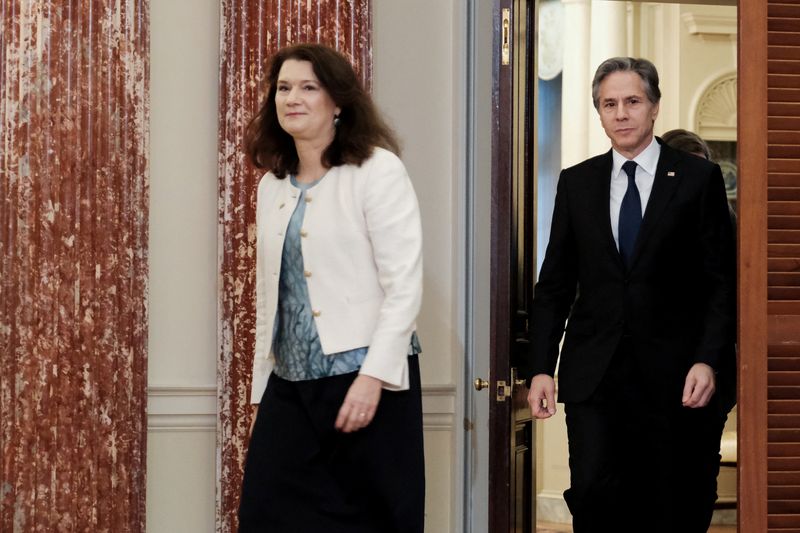 &copy; Reuters. Ministra das Relações Exteriores da Suécia, Ann Linde, e secretário de Estado dos EUA, Antony Blinken, durante reunião em Washington
04/05/2022 REUTERS/Michael A. McCoy/Pool