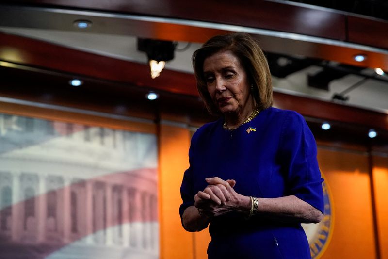 &copy; Reuters. FILE PHOTO: U.S. House Speaker Nancy Pelosi (D-CA) leaves a news conference about legislative efforts to lower gas prices, on Capitol Hill in Washington, U.S., April 28, 2022. REUTERS/Elizabeth Frantz