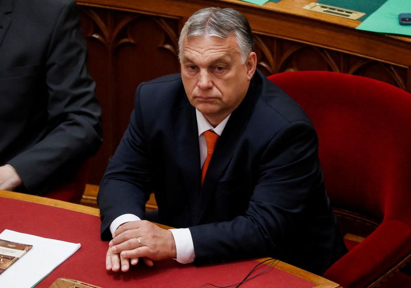 &copy; Reuters. FOTO DE ARCHIVO: El primer ministro húngaro, Viktor Orban, asiste a la sesión de apertura del nuevo parlamento de Hungría en Budapest, Hungría, el 2 de mayo de 2022. REUTERS/Bernadett Szabo