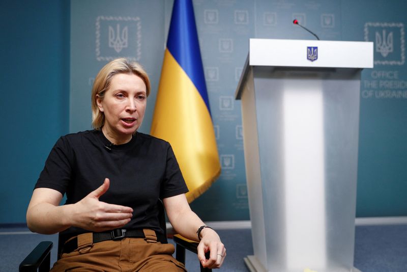 &copy; Reuters. إيرينا فيريشتشوك نائبة رئيس الوزراء الأوكراني تتحدث أثناء مقابلة مع رويترز في كييف يوم 11 ابريل نيسان 2022. تصوير: فالنتين أوجيرينكو - رويترز.