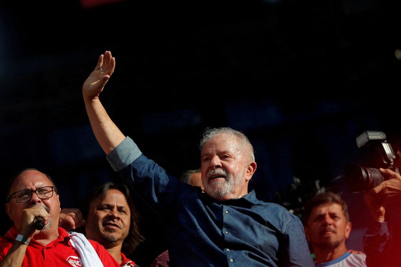 &copy; Reuters. Ex-presidente Luiz Inácio Lula da Silva em São Paulo
01/05/2022
REUTERS/Amanda Perobelli