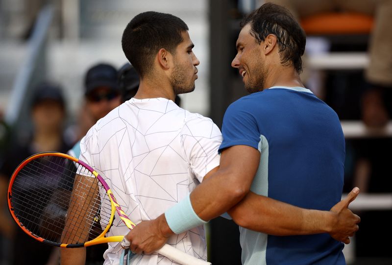 &copy; Reuters. Carlos Alcaraz vence Rafael Nadal em Madri
06/05/2022
REUTERS/Juan Medina