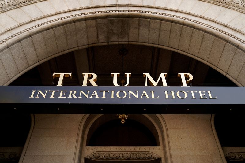 &copy; Reuters. FILE PHOTO: The Trump International Hotel is seen in Washington, U.S. September 28, 2020. REUTERS/Erin Scott