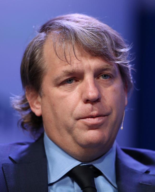 &copy; Reuters. FOTO DE ARCHIVO-Todd Boehly, presidente y director ejecutivo de Eldridge Industries, habla en la Conferencia Global del Instituto Milken 2019 en Beverly Hills, California, Estados Unidos, 30 de abril de 2019. REUTERS/Lucy Nicholson