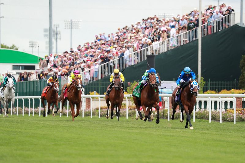Horse racing-Rich Strike storms to victory at the Kentucky Derby