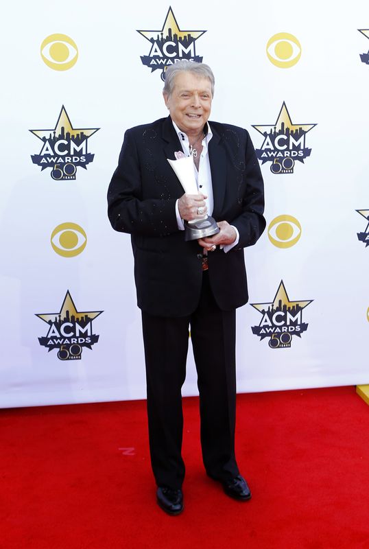 Country singer Mickey Gilley, whose bar launched 'Urban Cowboy,' dies