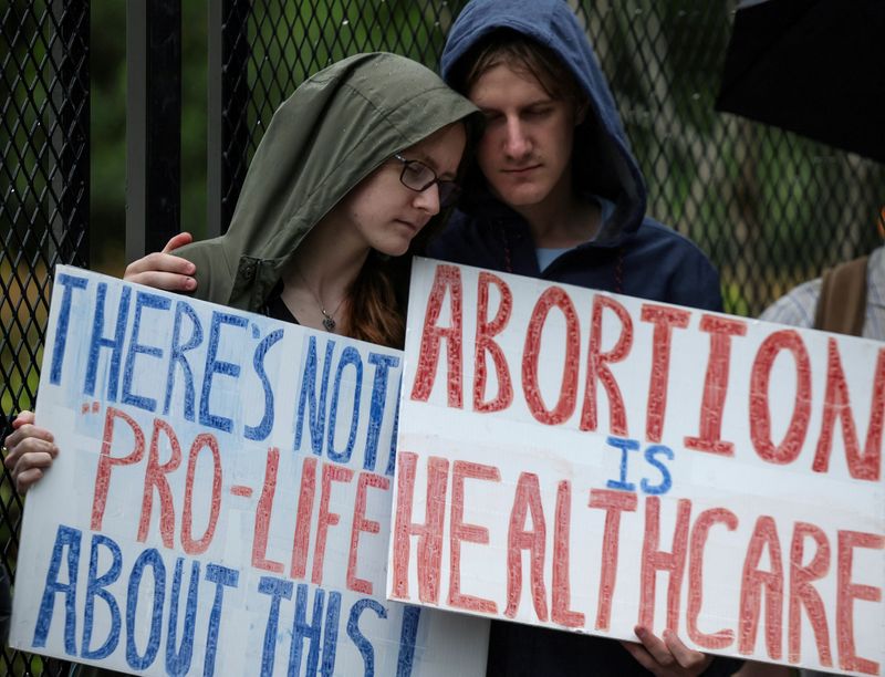 Le Sénat américain votera mercredi sur le projet de loi sur le droit à l’avortement, selon Schumer Par Reuters