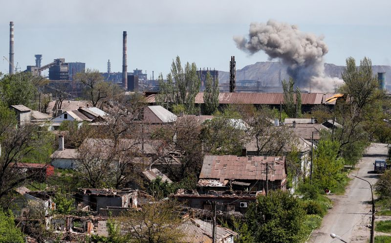 &copy; Reuters. Una vista muestra la acería de Azovstal en Mariúpol, Ucrania. Mayo 8, 2022. REUTERS/Alexander Ermochenko