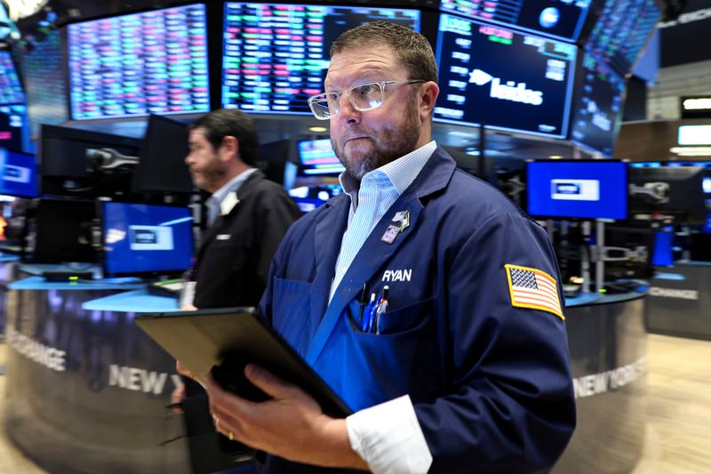 &copy; Reuters. 米国株式市場は大幅安で取引を終えた。３月撮影（２０２２年　ロイター/Brendan McDermid）