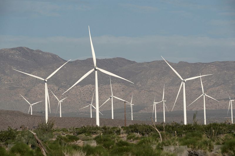&copy; Reuters. FILE PHOTO: Power-generating Siemens 2.37 megawatt (MW) wind turbines are seen at the Ocotillo Wind Energy Facility  California, U.S., May 29, 2020.  REUTERS/Bing Guan