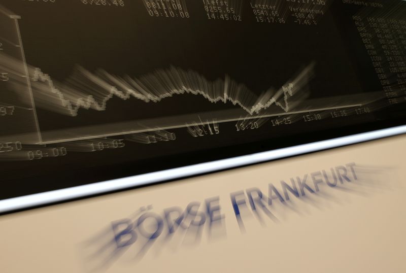 &copy; Reuters. منظر عام لمؤشر داكس الألماني في فرانكفورت بصورة من أرشيف رويترز.