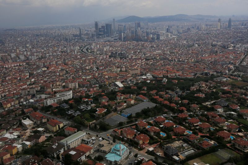 &copy; Reuters. FILE PHOTO: A view of residential areas in the Asian side of Istanbul, Turkey April 12, 2022. Picture taken April 12, 2022. REUTERS/Dilara Senkaya