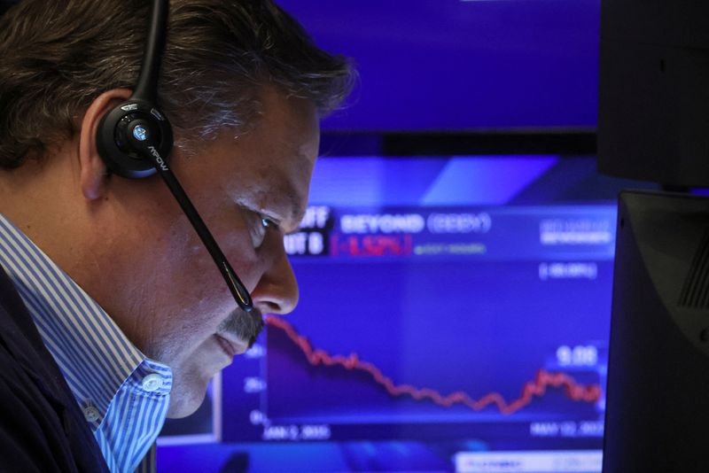 &copy; Reuters. Les principales Bourses européennes progressent en début de séance vendredi. À Paris, le CAC 40 gagne 1,05% à 07h35 GMT. À Londres, le FTSE 100 prend 0,78% et à Francfort, le Dax avance de 0,85%. /Photo prise le 12 mai 2022/REUTERS/Brendan McDermid