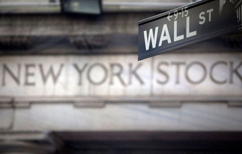 Wall Street rallies at end of roller coaster week