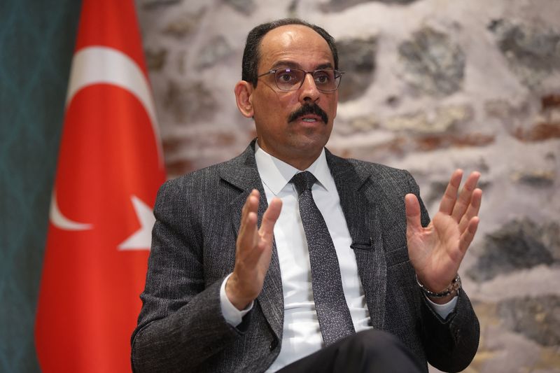 © Reuters. Ibrahim Kalin, Turkish President Tayyip Erdogan's spokesman and chief foreign policy adviser, speaks during an interview with Reuters in Istanbul, Turkey May 14, 2022. REUTERS/Murad Sezer