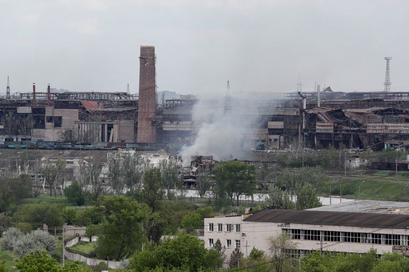 © Reuters. A view shows a plant of Azovstal Iron and Steel Works during Ukraine-Russia conflict in the southern port city of Mariupol, Ukraine May 15, 2022. REUTERS/Alexander Ermochenko