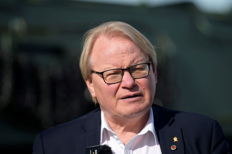 &copy; Reuters. FILE PHOTO: Swedish Defence Minister Peter Hultqvist speaks during a news conference at the military base in Adazi, Latvia April 13, 2022. REUTERS/Ints Kalnins/File Photo