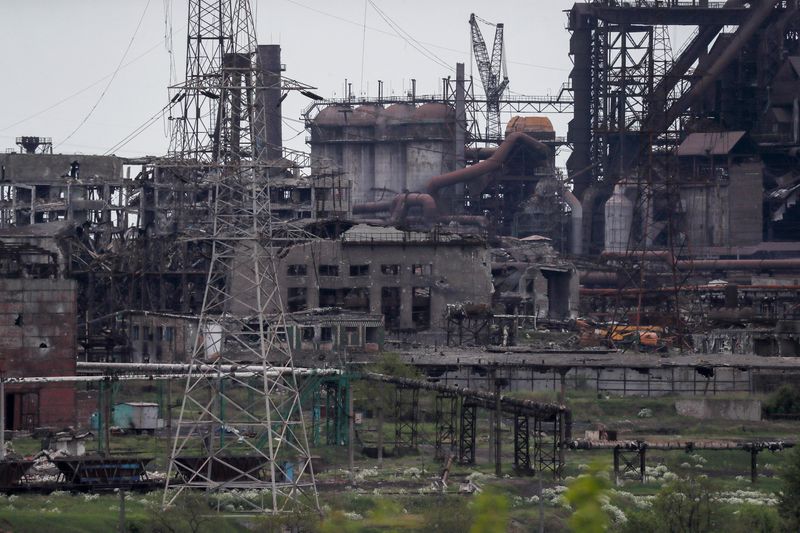 &copy; Reuters. A view shows a plant of Azovstal Iron and Steel Works during Ukraine-Russia conflict in the southern port city of Mariupol, Ukraine May 15, 2022. REUTERS/Alexander Ermochenko
