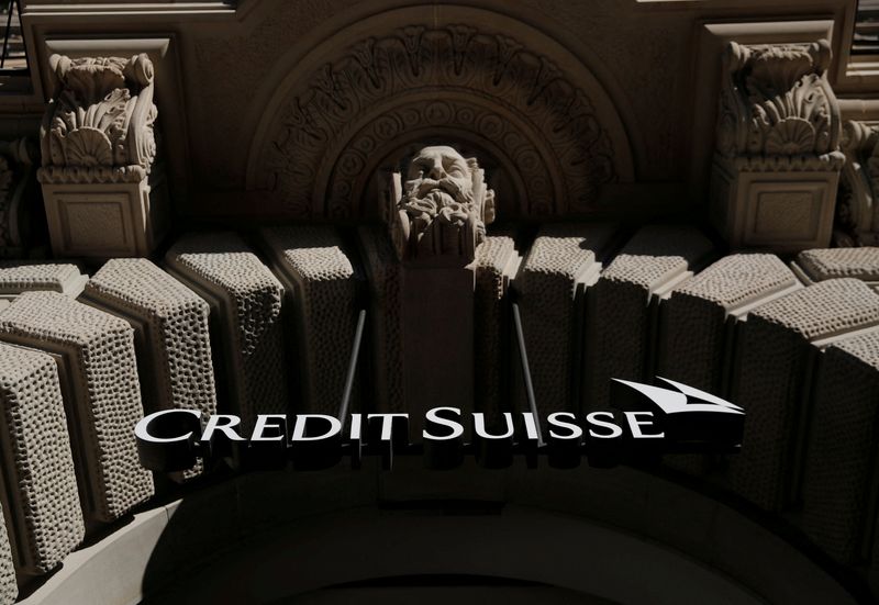 &copy; Reuters. El logotipo del banco suizo Credit Suisse en su sede en la plaza Paradeplatz en Zúrich