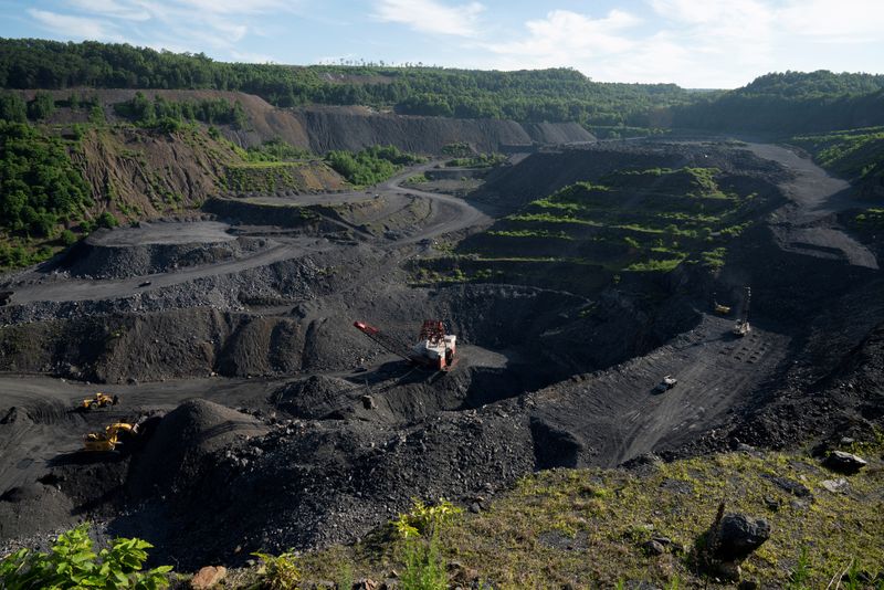 Analysis-U.S. coal companies struggle to cash in on Europe crunch