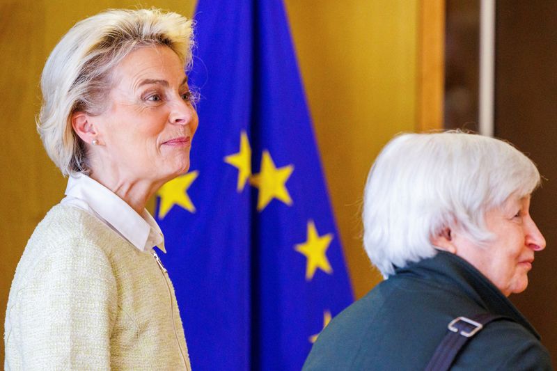 &copy; Reuters. La presidente della Commissione europea Ursula von der Leyen e la segretaria al Tesoro Janet Yellen a Bruxelles. Olivier Matthys/Pool via REUTERS