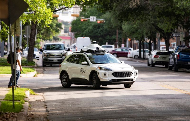 © Reuters. A driverless car operated by Argo AI drives in Austin, Texas, U.S. May 12, 2022 in this handout picture taken May 12, 2022. Argo AI/Handout via REUTERS 