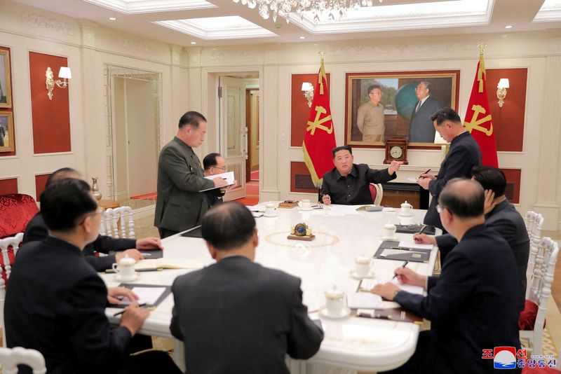 &copy; Reuters. North Korean leader Kim Jong Un presides over a politburo meeting of the ruling Workers' Party, amid the coronavirus disease (COVID-19) pandemic, in Pyongyang, North Korea, May 17, 2022, in this photo released May 18, 2022 by North Korea's Korean Central 