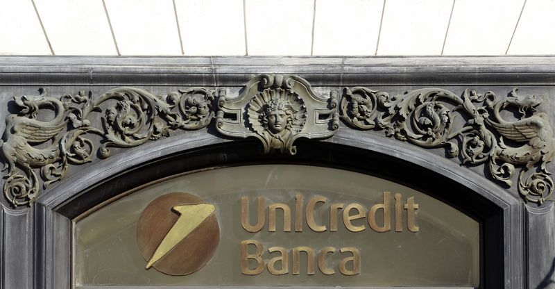 &copy; Reuters. FILE PHOTO: The Unicredit logo is seen downtown in Rome February 8, 2011. REUTERS/Alessandro Bianchi         