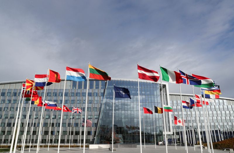Finlândia e Suécia apresentam pedido de adesão à OTAN