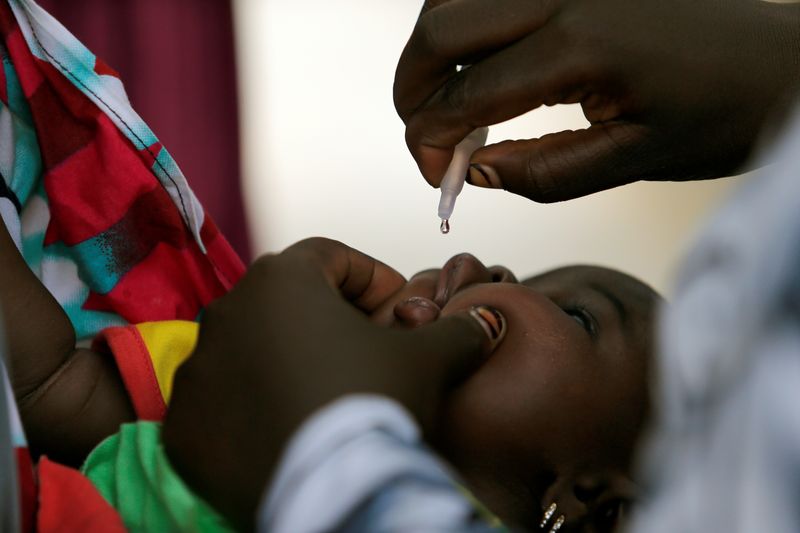 &copy; Reuters. Criança recebe vacina contra polio em Maiduguri, na Nigéria
29/08/2016
REUTERS/Afolabi Sotunde