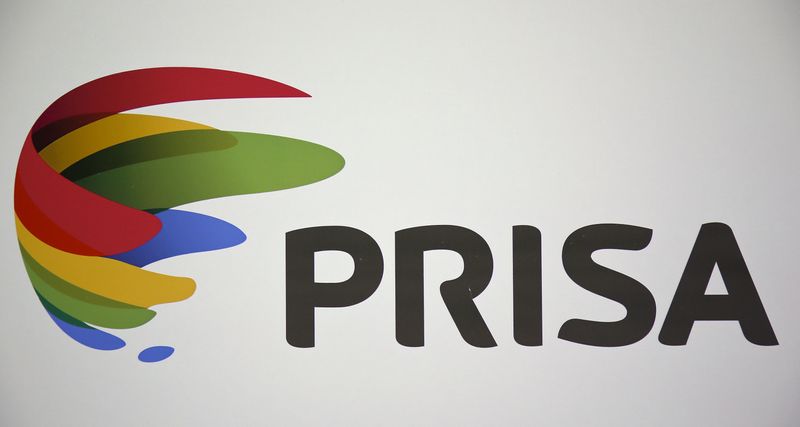 &copy; Reuters. El logo de Prisa en una pancarta durante su junta de accionistas en Madrid