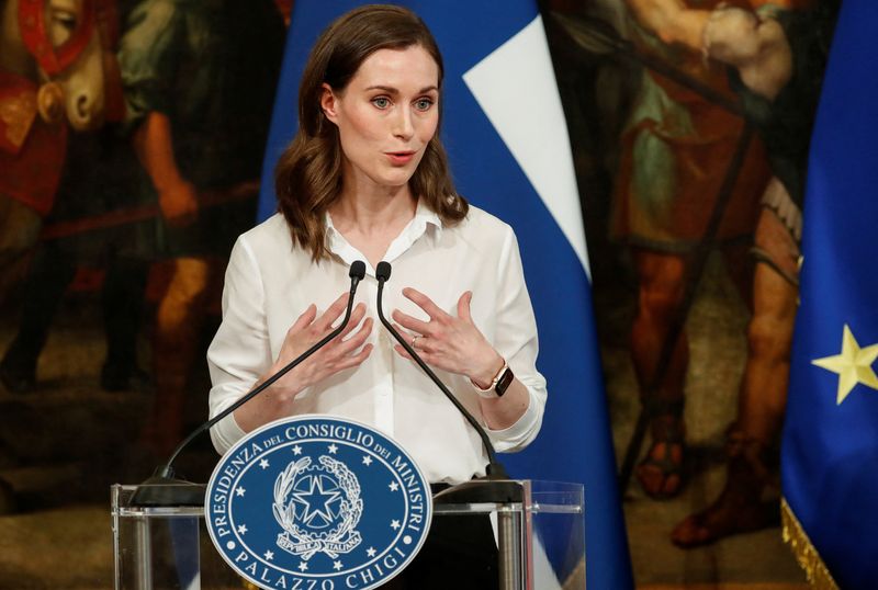 &copy; Reuters. Primeira-ministra da Finlândia, Sanna Marin, em entrevista  coletiva durante visita a Roma
18/05/2022 REUTERS/Remo Casilli