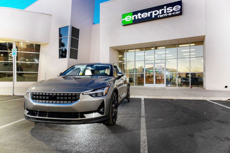 &copy; Reuters. FILE PHOTO: An electric vehicle by manufacturer Polestar is seen in front of an Enterprise Rent-A-Car location, in Las Vegas, Nevada, U.S, in this handout picture taken on February 3, 2022. Enterprise Holdings/Handout via REUTERS 