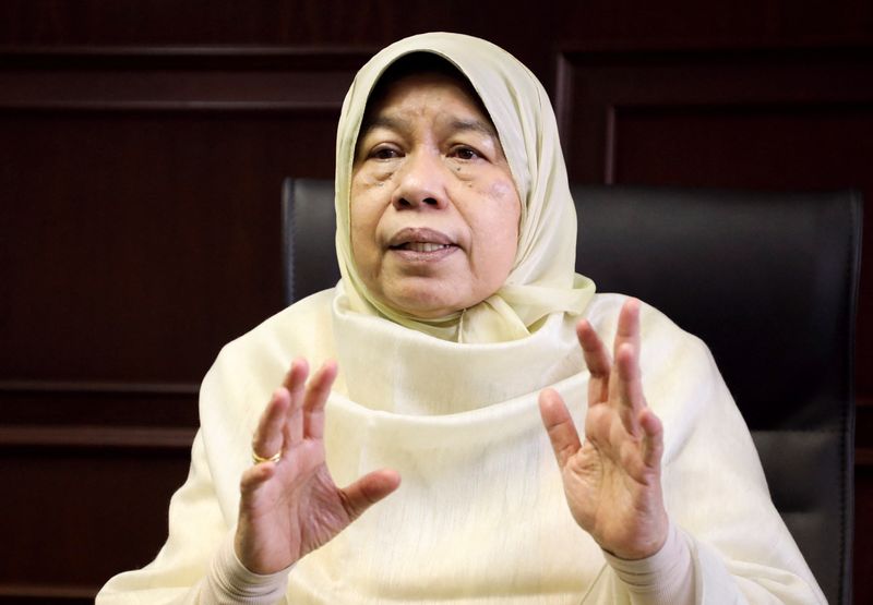 Malaysia still considering proposal to cut palm oil export tax - Commodities Minister