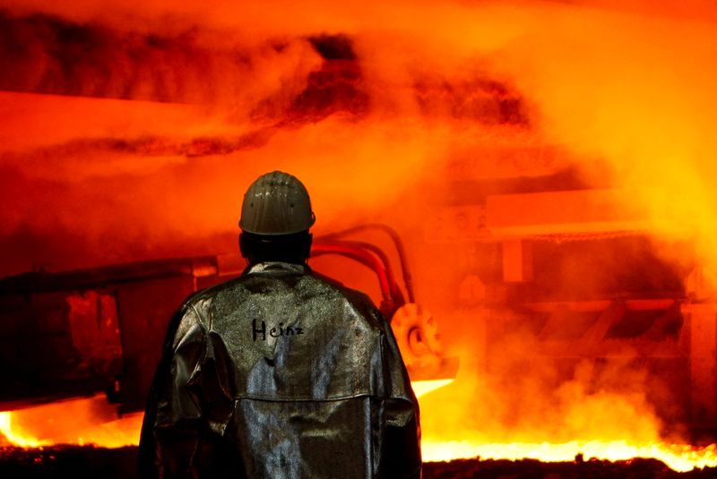 © Reuters. FILE PHOTO: A worker of German steelmaker ThyssenKrupp controls a tapping of a blast furnace at Europe's largest steel factory of Germany's industrial conglomerate ThyssenKrupp AG in the western German city of Duisburg March 17, 2010.  Picture taken March 17, 2010.    REUTERS/Ina Fassbender