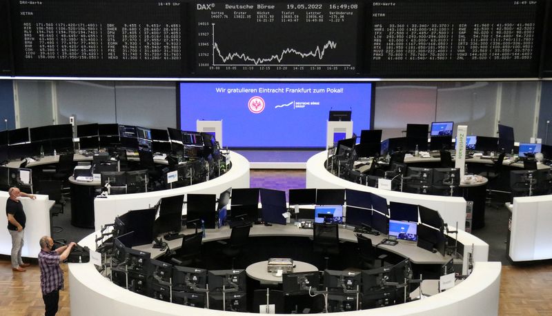 &copy; Reuters. Les principales Bourses européennes progressent en début de séance vendredi. À Paris, le CAC 40 gagne 0,9% à 07h45 GMT. À Londres, le FTSE 100 prend 1,36% et à Francfort, le Dax avance de 1,28%. /Photo prise le 19 mai 2022/REUTERS/Staff