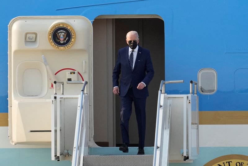 &copy; Reuters. U.S. President Joe Biden exits Air Force One as he arrives at the Osan Air Base in Pyeongtaek, South Korea May 20, 2022.  Lee Jin-man/Pool via REUTERS